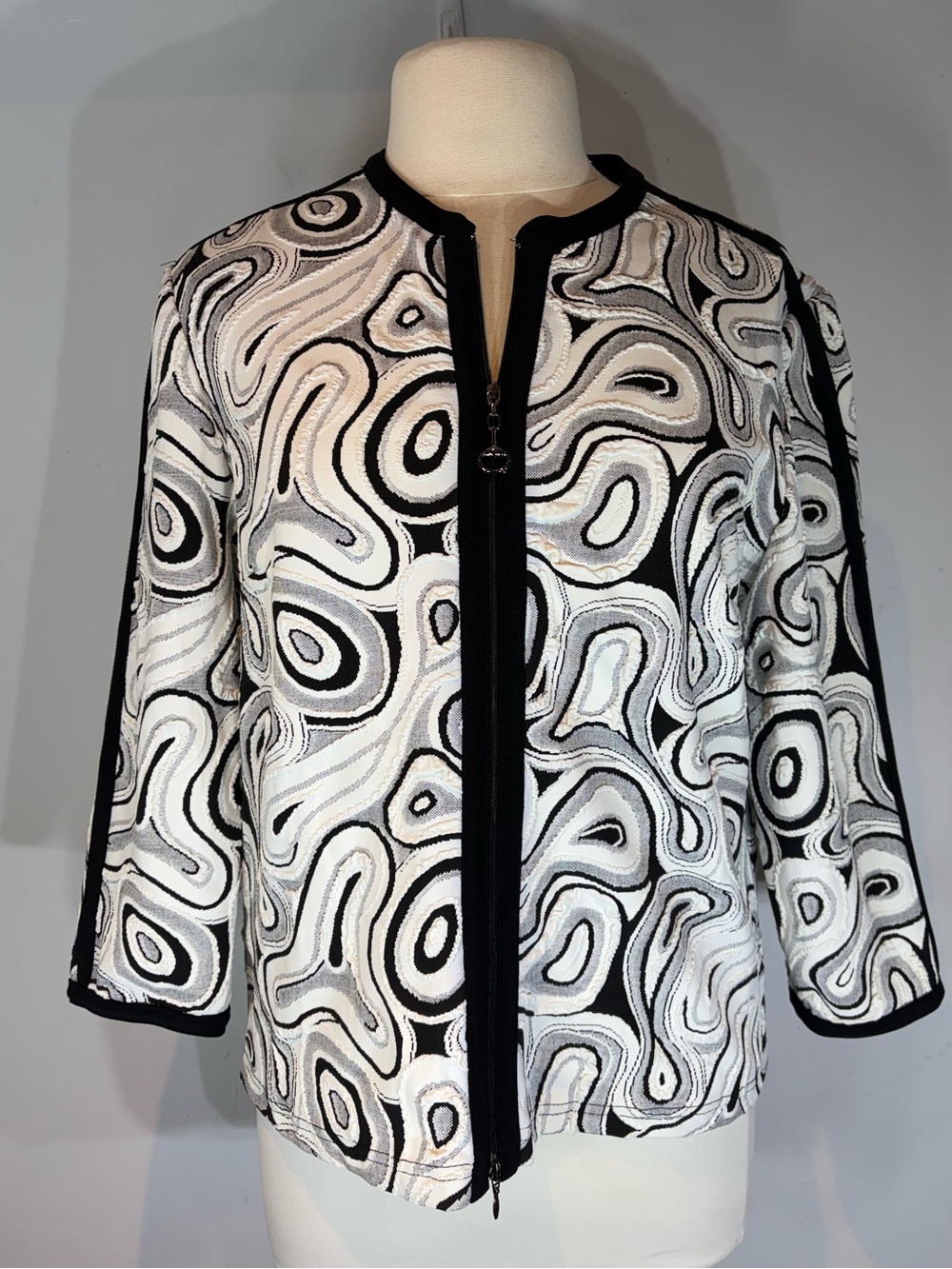Joseph Ribkoff Black White Abstract Zip Jacket Size 8 Made in Canada